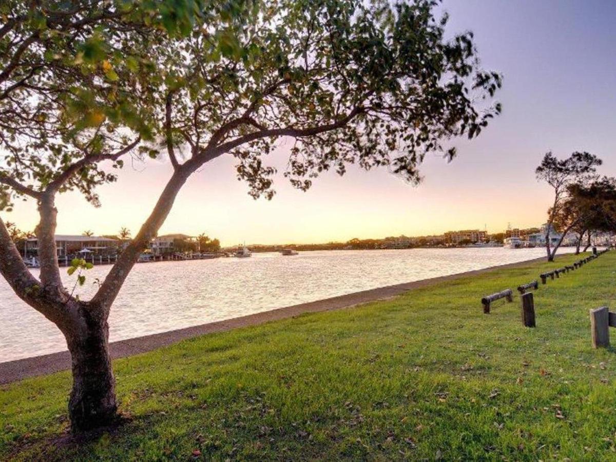 Mariner Cove 1 - Luxurious 2 Bedroom On River By Beach Mooloolaba Exterior photo